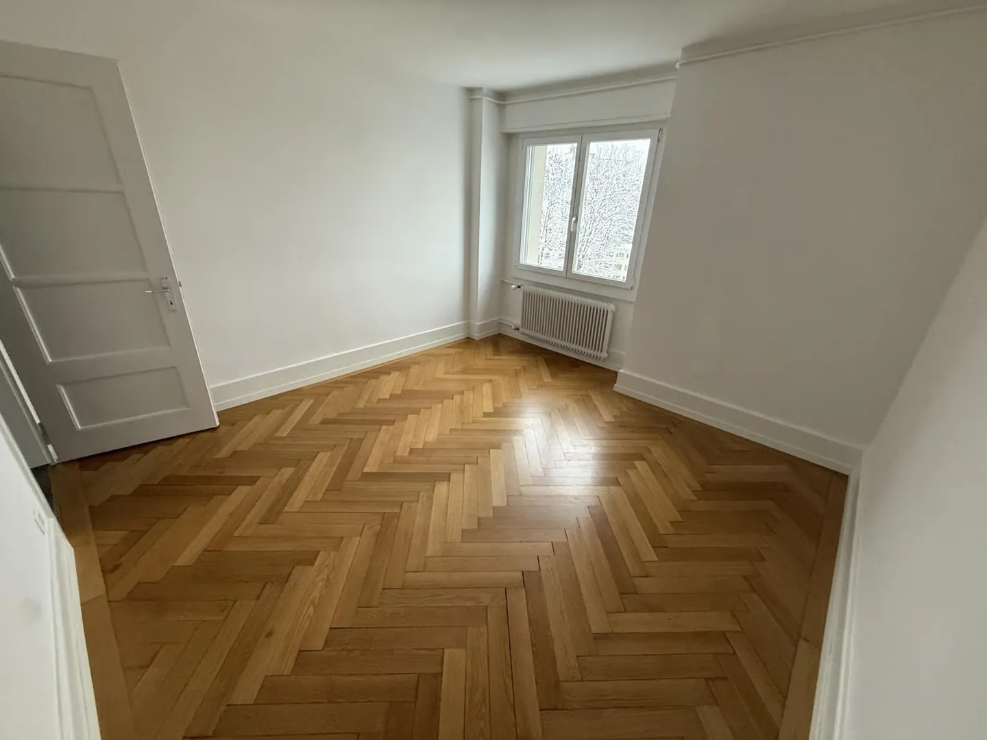 Schönes 2.5-Zimmer-Apartment mit Balkon, 5 Minuten von der Bahnstation - Photo 8 sur 13
