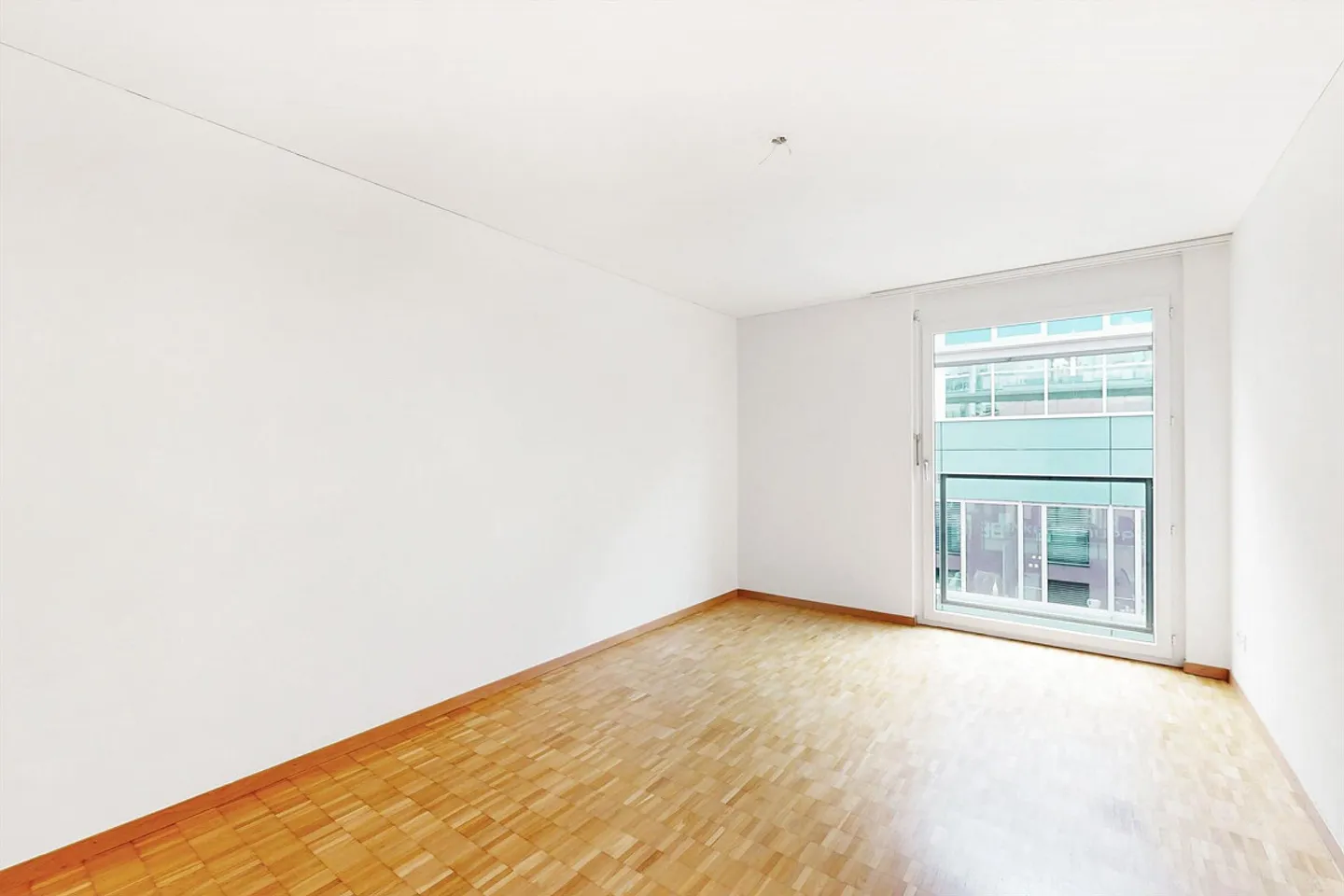 Charming Apartment in City Center - Photo 6 of 9