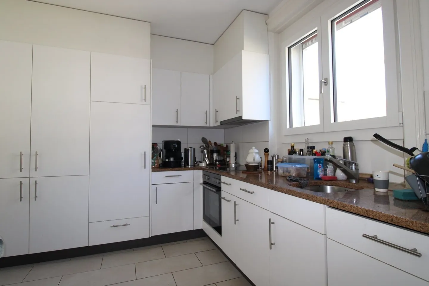 Large 4½-room apartment with balcony in Art Nouveau house near the train station - Photo 2 of 11