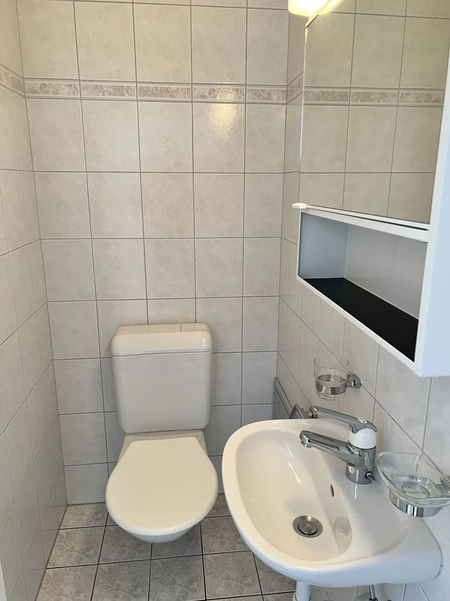 Appartement familial de 4 1/2 pièces dans un emplacement calme dans une maison de 6 familles - Photo 8 sur 10
