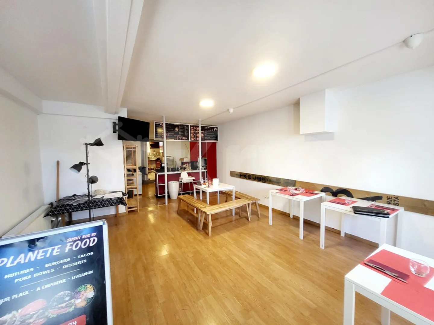 3 MESI DI AFFITTO NETTO OFFERTI - CENTRALE 15, Spazio commerciale - Foto 1 di 3