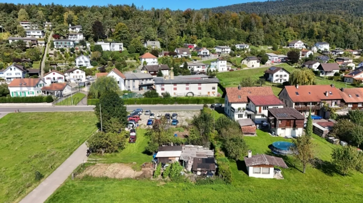 Plot of 1,444 m² fully serviced and perfectly located - Photo 3 of 4