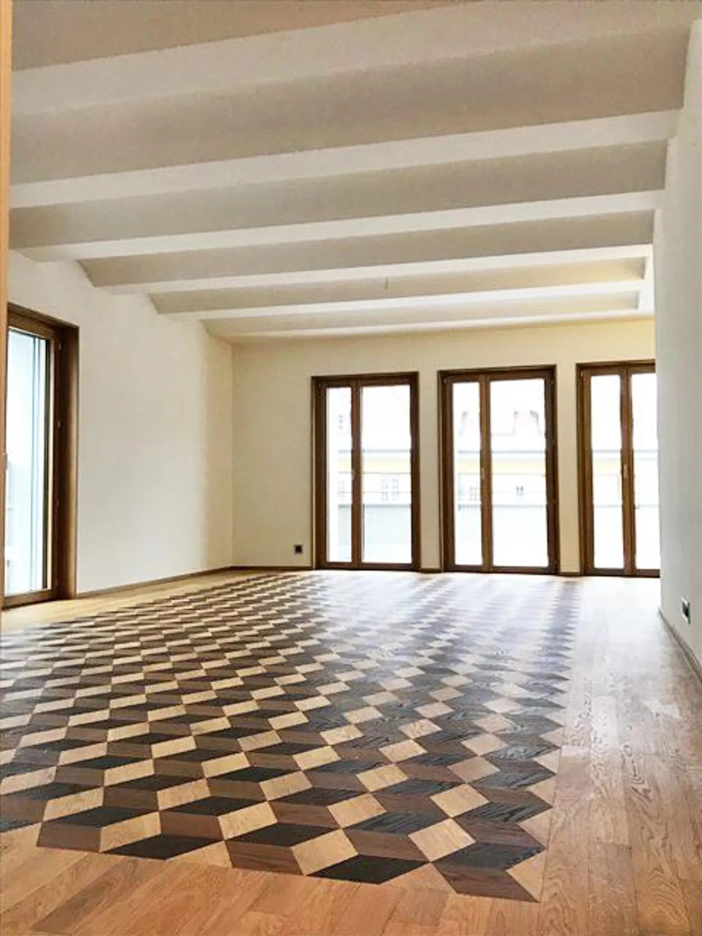 Luxurious 4.5-Room Apartment - Photo 3 of 12