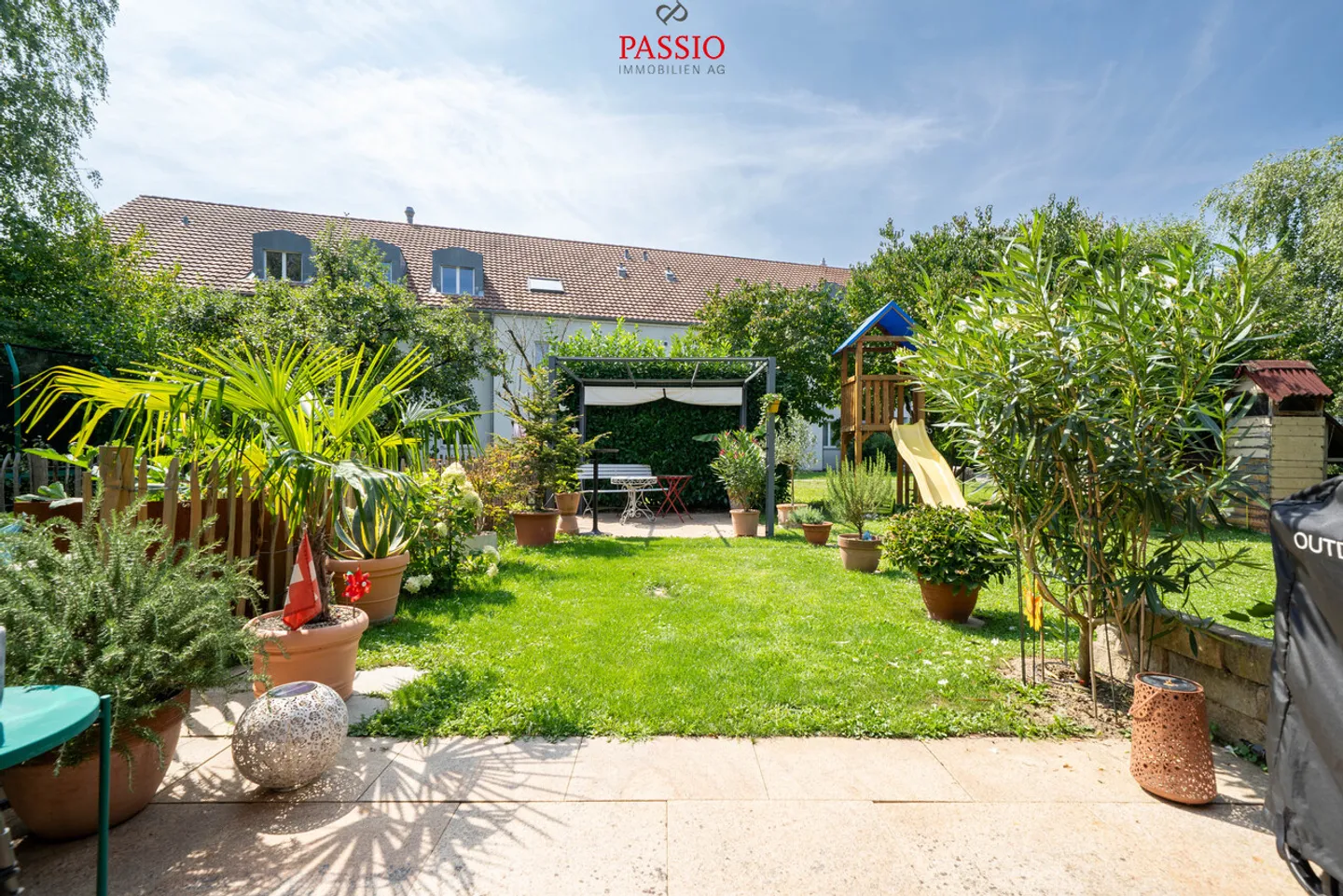 Casa a schiera di 5,5 stanze adatta alle famiglie con giardino ben curato - Foto 8 di 29