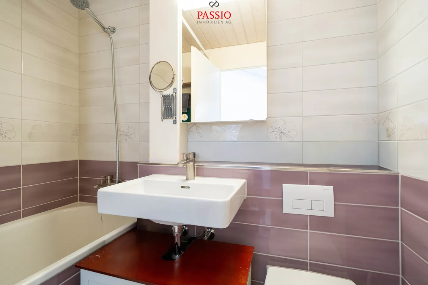 Casa a schiera di 5,5 stanze adatta alle famiglie con giardino ben curato - Foto 11 di 29