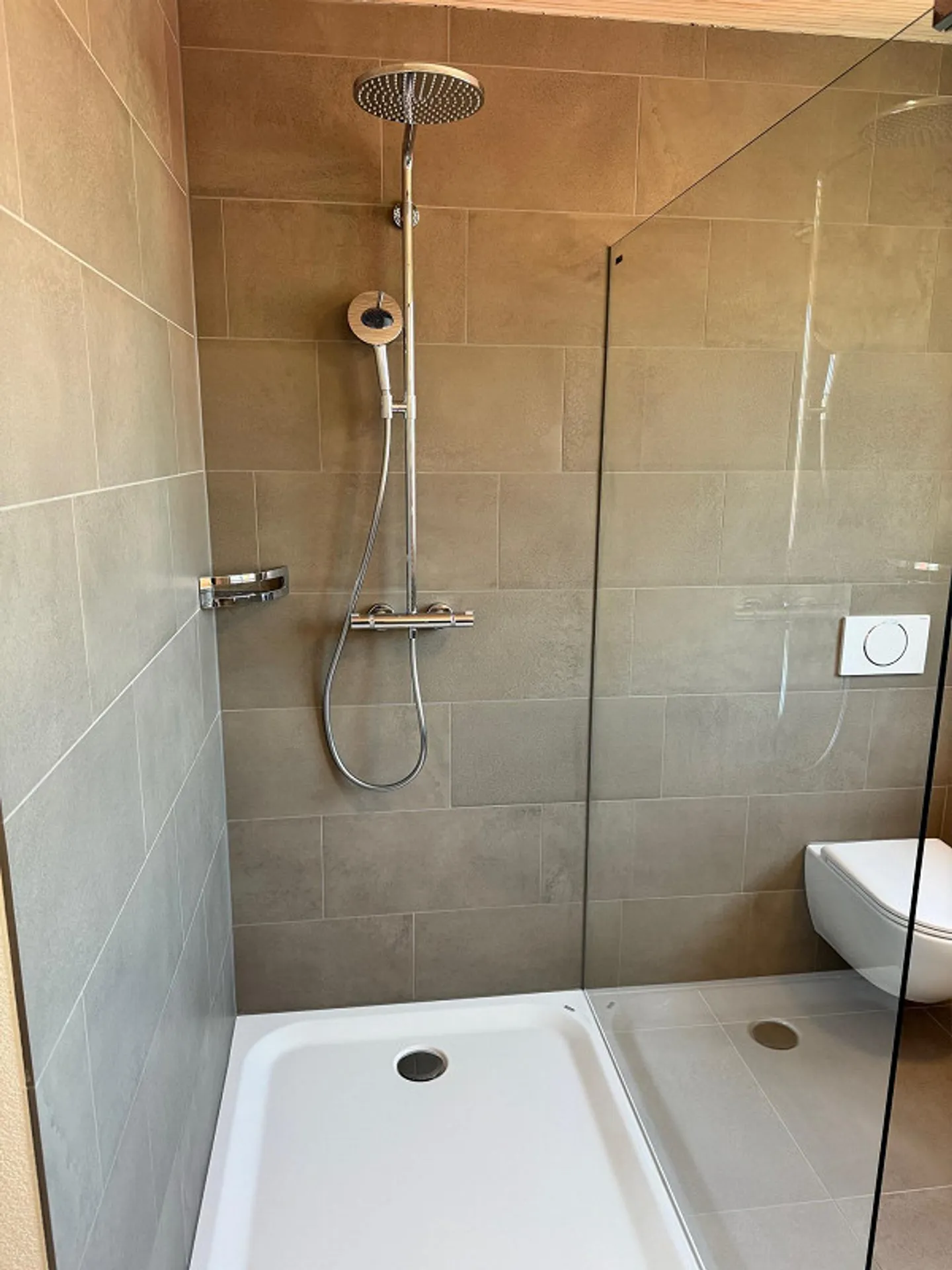 Ampia terrazza privata sul tetto con vista mozzafiato - Foto 6 di 8