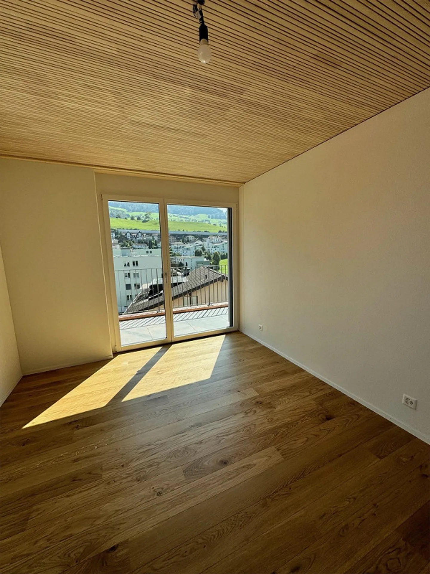 Ampia terrazza privata sul tetto con vista mozzafiato - Foto 8 di 8