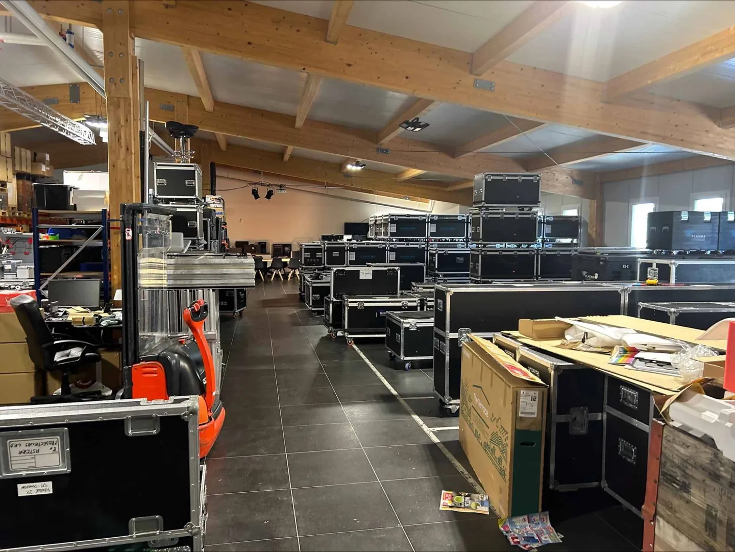 An opportunity: Your 640 m2 workshop and your accommodation at the same address - Photo 5 of 8