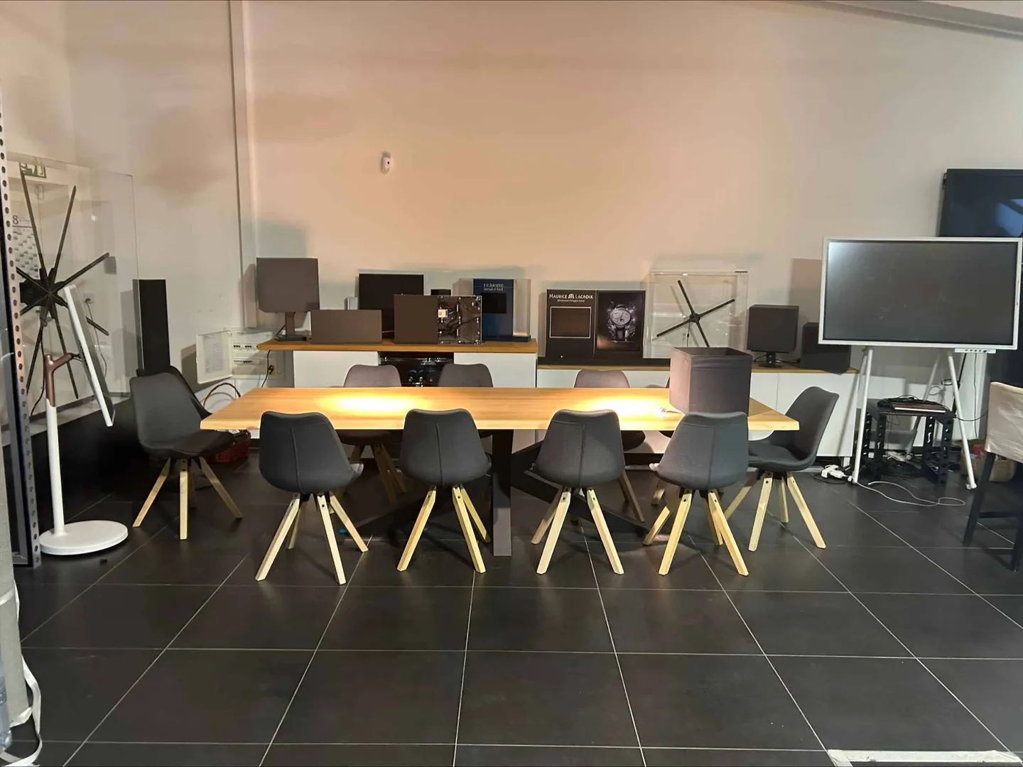 An opportunity: Your 640 m2 workshop and your accommodation at the same address - Photo 7 of 8