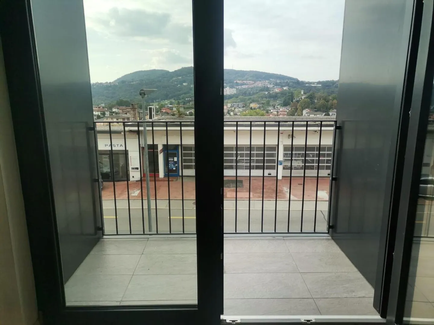 Bright 3 ½ Room Apartment in Genestrerio - Photo 11 of 13