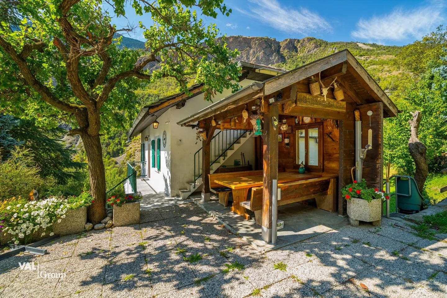 Casa bifamiliare con ampi spazi e annessi nel mezzo della natura sopra Visp - Foto 13 di 13