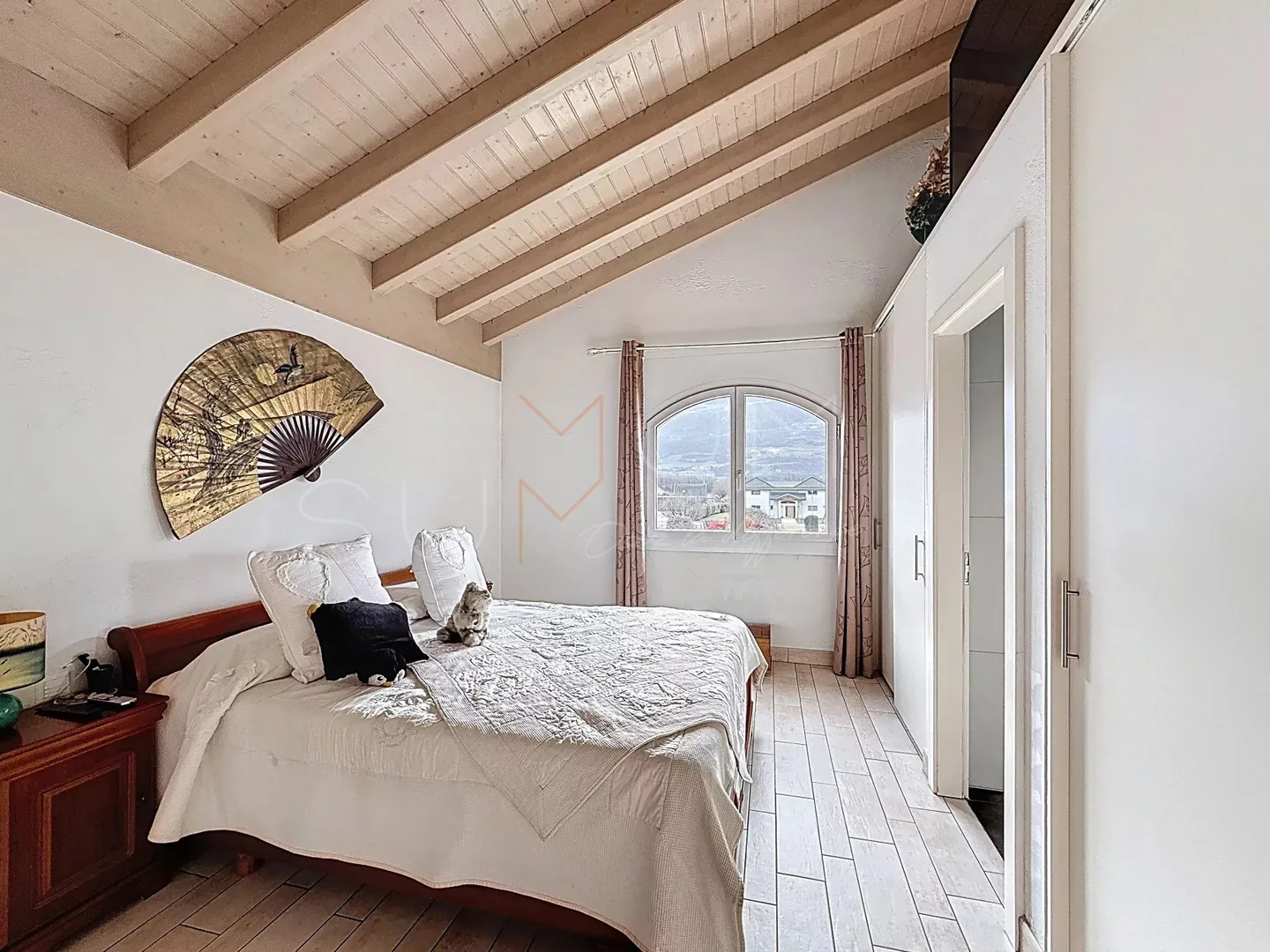 Elegant Detached House with Pool - Photo 11 of 21