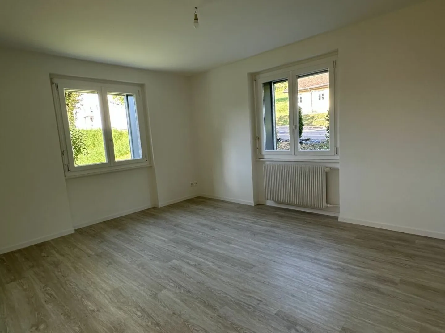 Appartamento completamente ristrutturato di 4,5 locali con balcone e vista sul Doubs - Foto 8 di 10