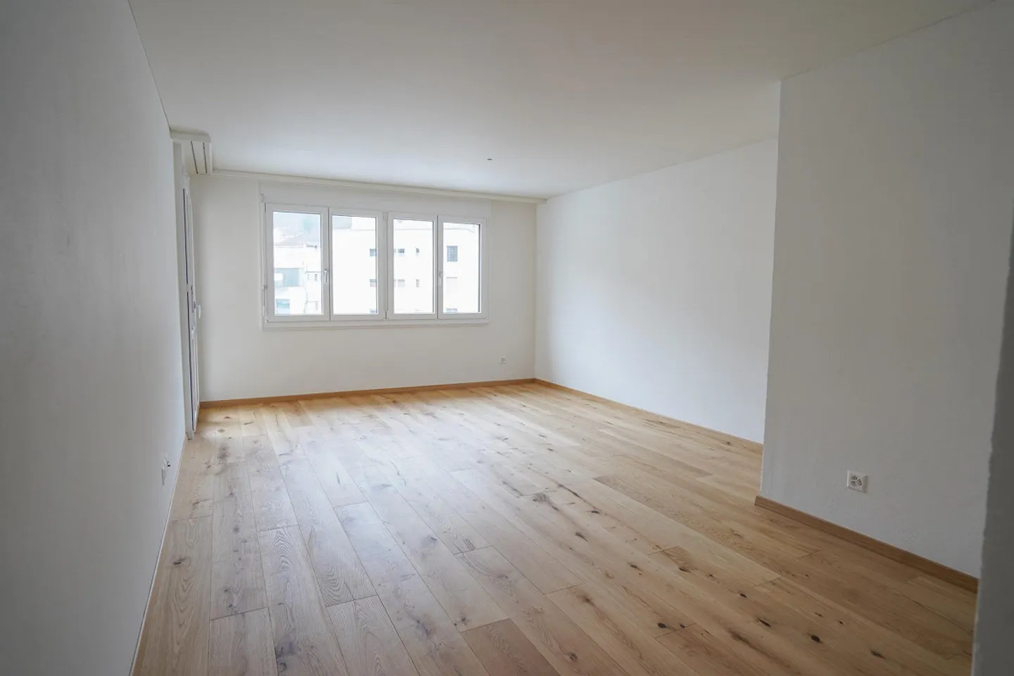 Appartement moderne de 4,5 pièces avec vue sur la montagne à Thusis - Photo 4 sur 13
