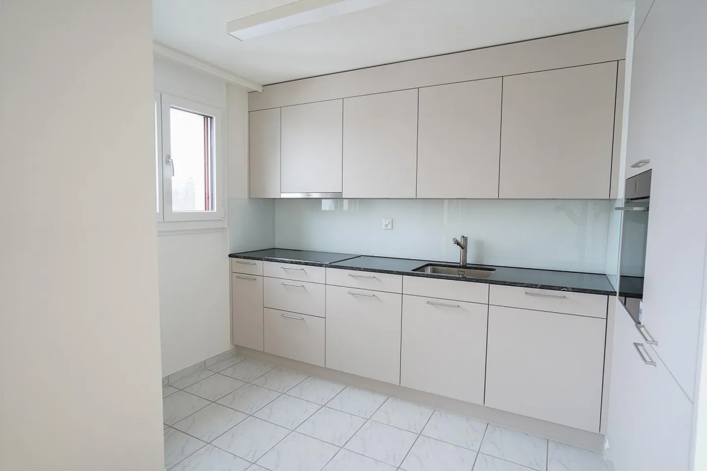 Appartement moderne de 4,5 pièces avec vue sur la montagne à Thusis - Photo 5 sur 13