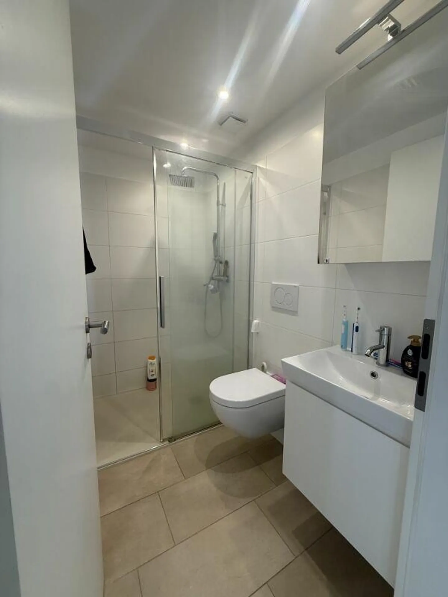 Appartamento moderno con terrazza - Foto 6 di 8