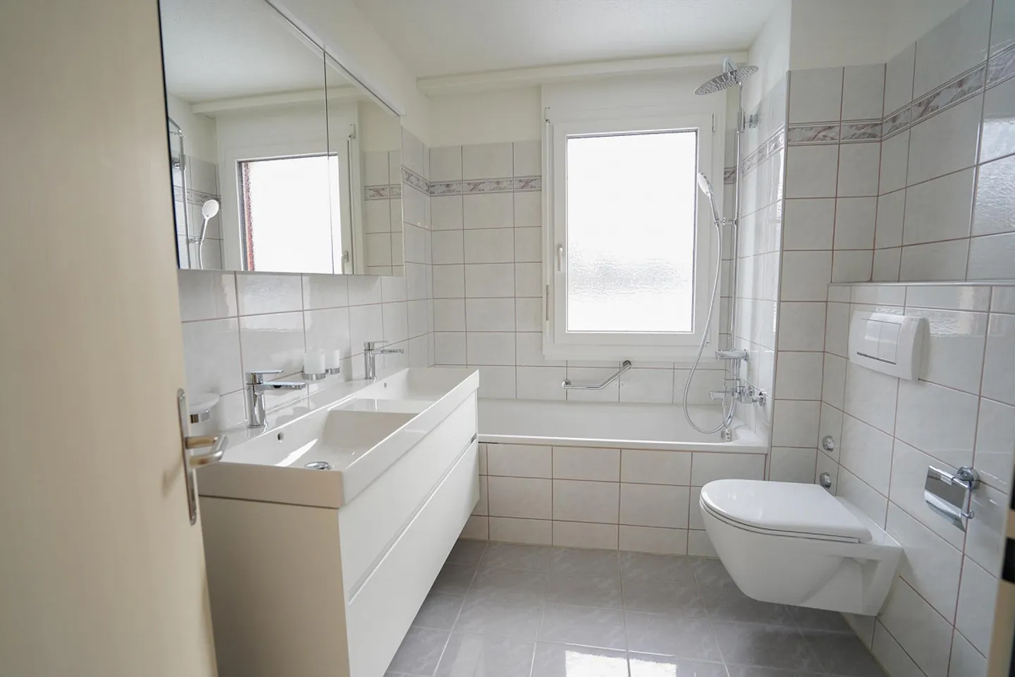 Appartement moderne de 4,5 pièces avec vue sur la montagne à Thusis - Photo 8 sur 13