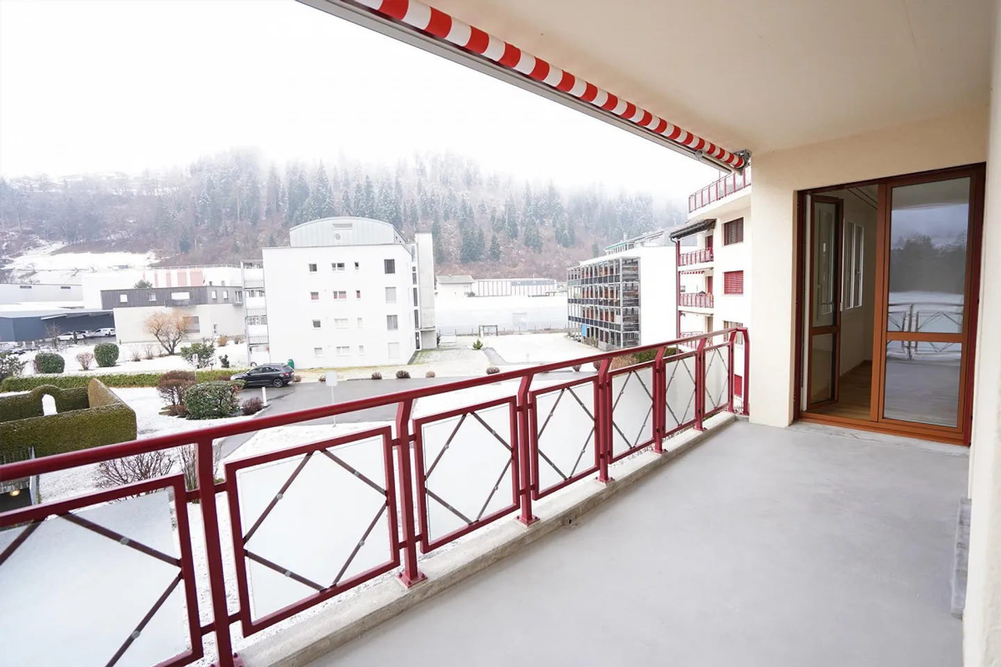 Appartement moderne de 4,5 pièces avec vue sur la montagne à Thusis - Photo 12 sur 13