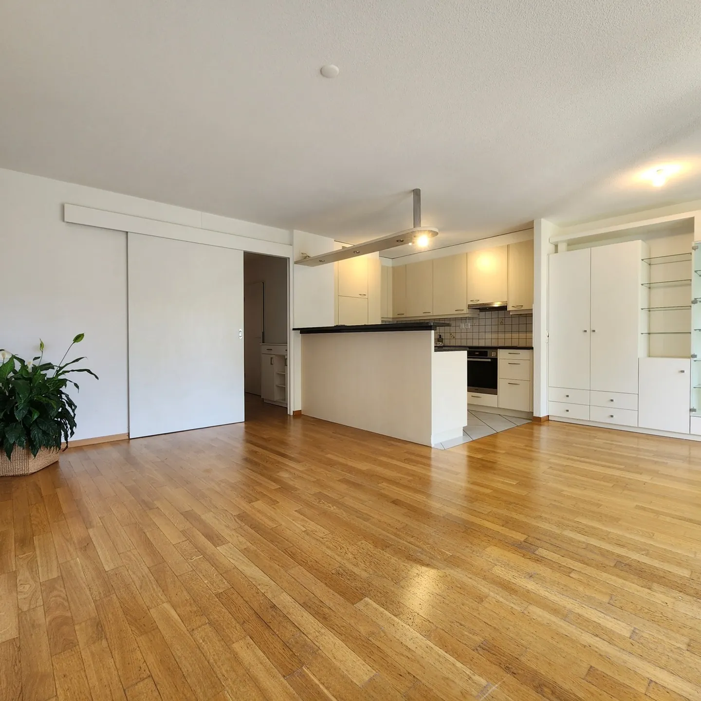 Appartamento di 4,5 locali con due balconi - Foto 4 di 13
