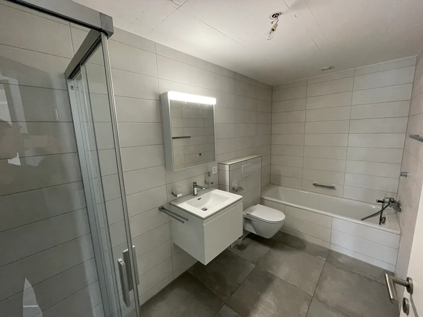 Appartement spacieux avec mezzanine - Photo 8 sur 13