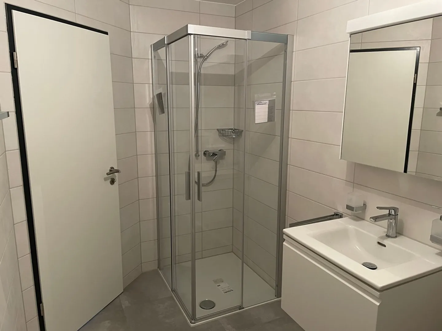 Appartement spacieux avec mezzanine - Photo 9 sur 13