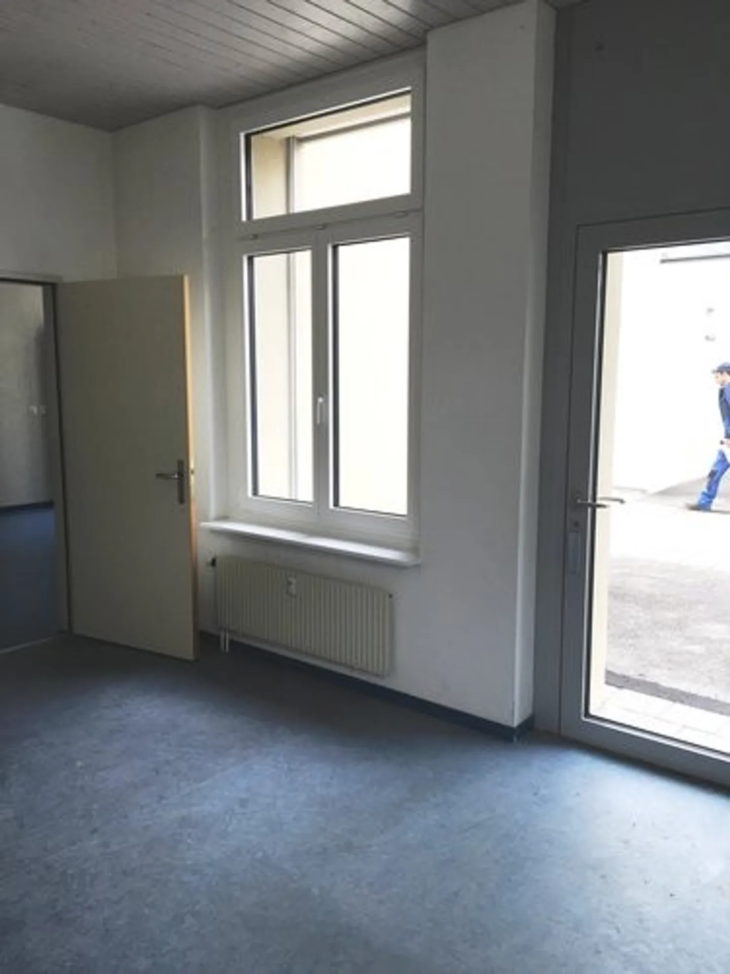 Work in a prime location of 115m2 - Photo 4 of 6