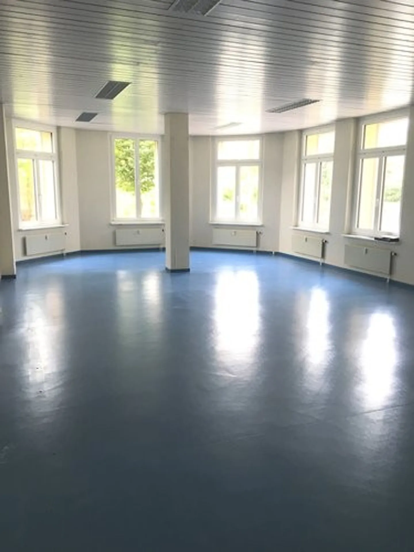 Work in a prime location of 115m2 - Photo 2 of 6