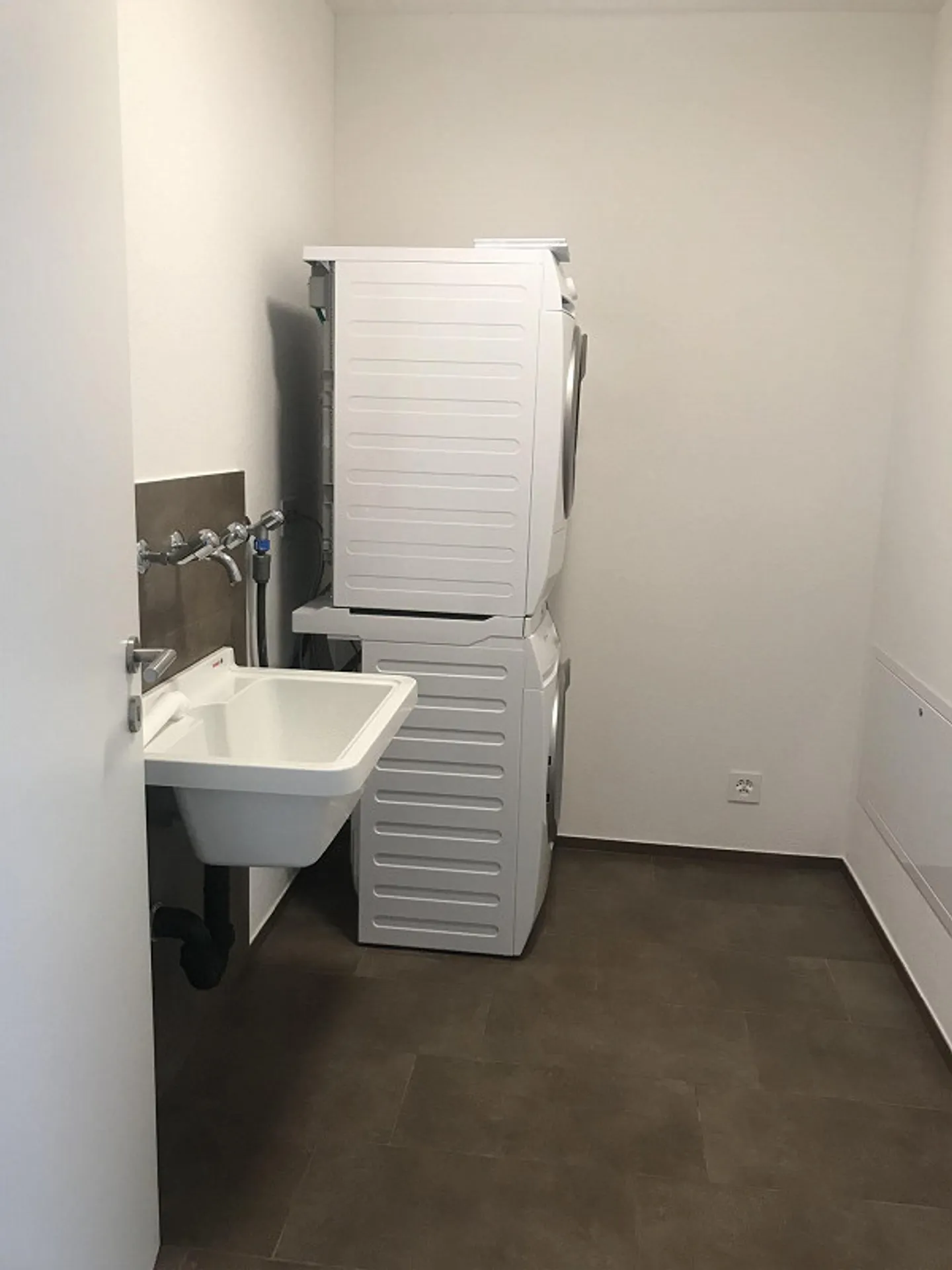 5.5 Room Garden Apartment with Large Lawn - Photo 18 of 30