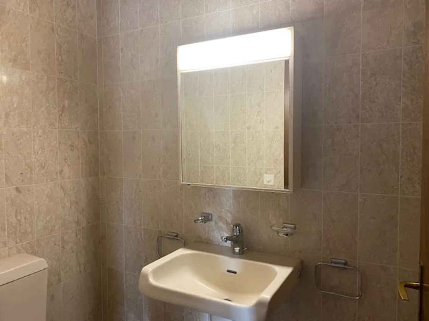 Appartamento attico vicino alla natura con buoni collegamenti di trasporto - Foto 16 di 18