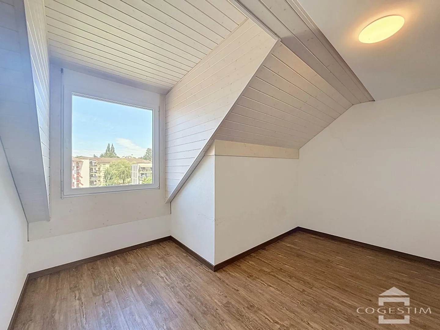 3.5 Room Apartment - Photo 9 of 13
