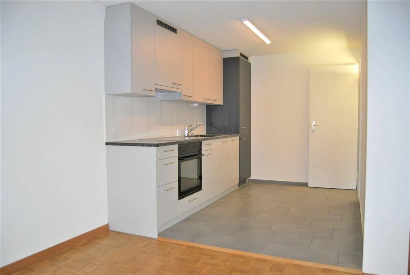 Appartamento 3.5 locali, 5° piano, Oggetto 352 - Foto 2 di 14