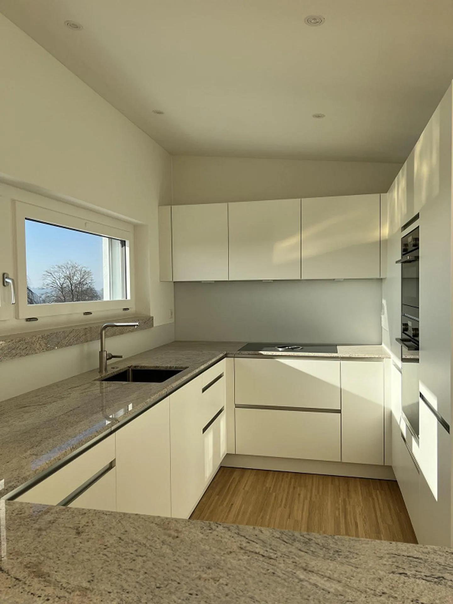 Unique 3.5-room attic maisonette apartment with a view of... - Photo 3 of 12