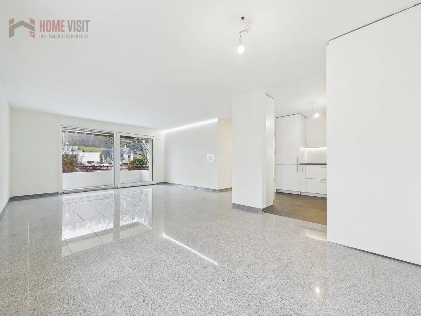 Moderne 3.5-Zimmer-Wohnung mit Balkon - Foto 1 von 14