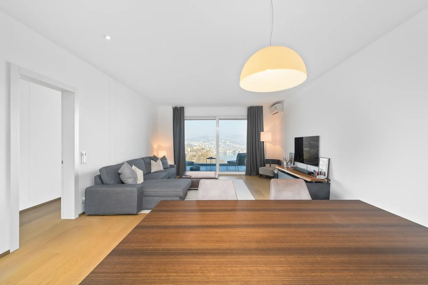 Appartamento di Lusso con Vista Lago - Foto 4 di 10