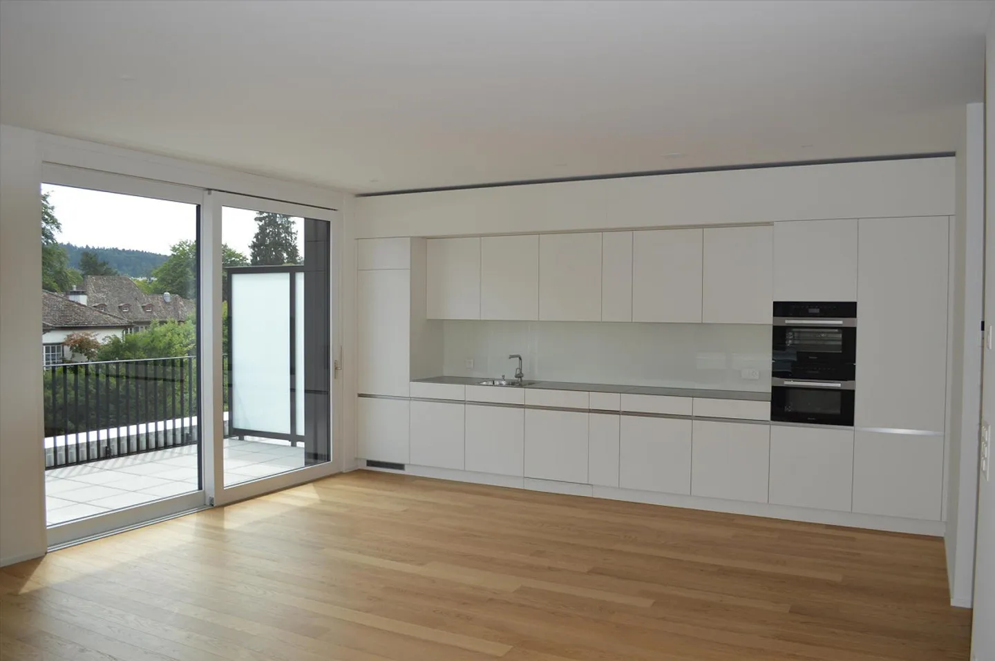 Appartamento moderno con giardino - Foto 3 di 4