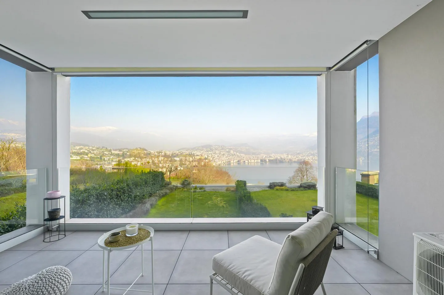 Appartamento di Lusso con Vista Lago - Foto 3 di 10