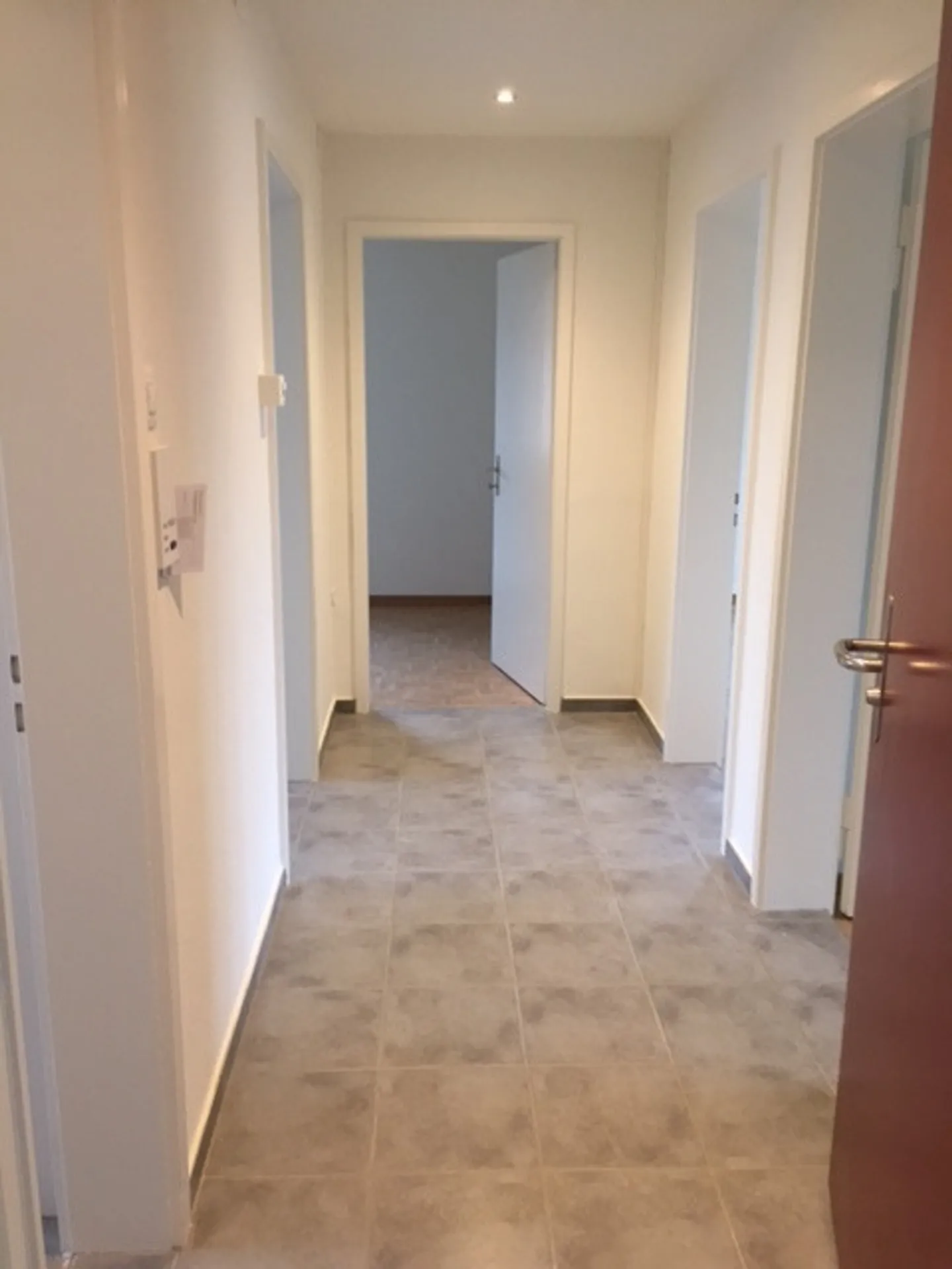Modernized Apartment Close to the Train Station - Photo 5 of 6