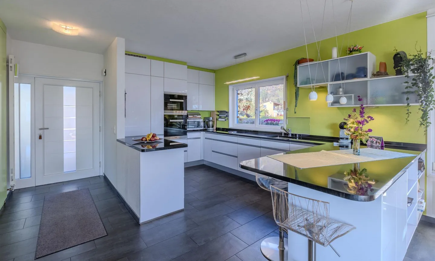 Villa Incantevole 7.5 LOC. con Piscina e Stagno ad Arogno - Foto 2 di 9