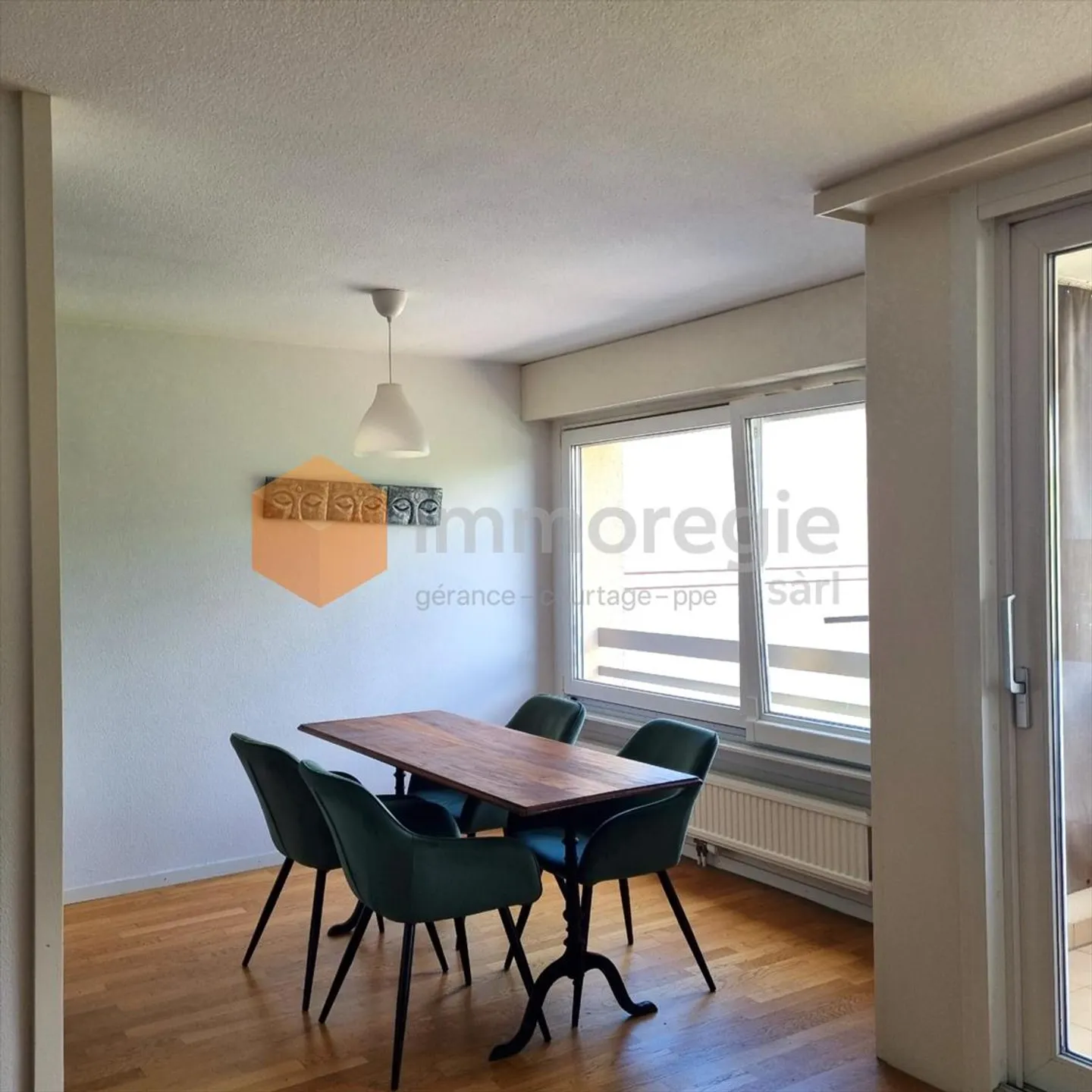 For rent: Beautiful 3.5-room apartment – bright with balcony and unobstructed view - Photo 2 of 8