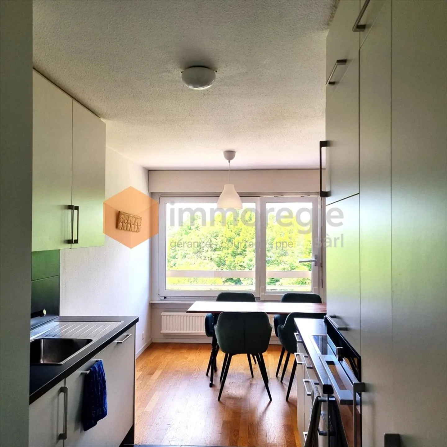 For rent: Beautiful 3.5-room apartment – bright with balcony and unobstructed view - Photo 3 of 8