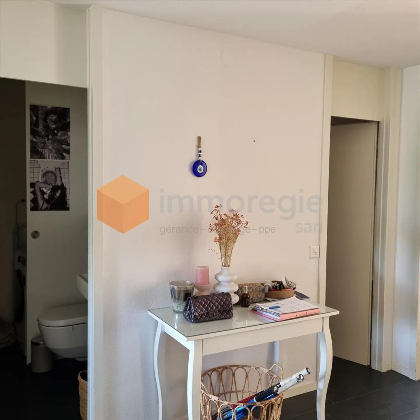 For rent: Beautiful 3.5-room apartment – bright with balcony and unobstructed view - Photo 4 of 8