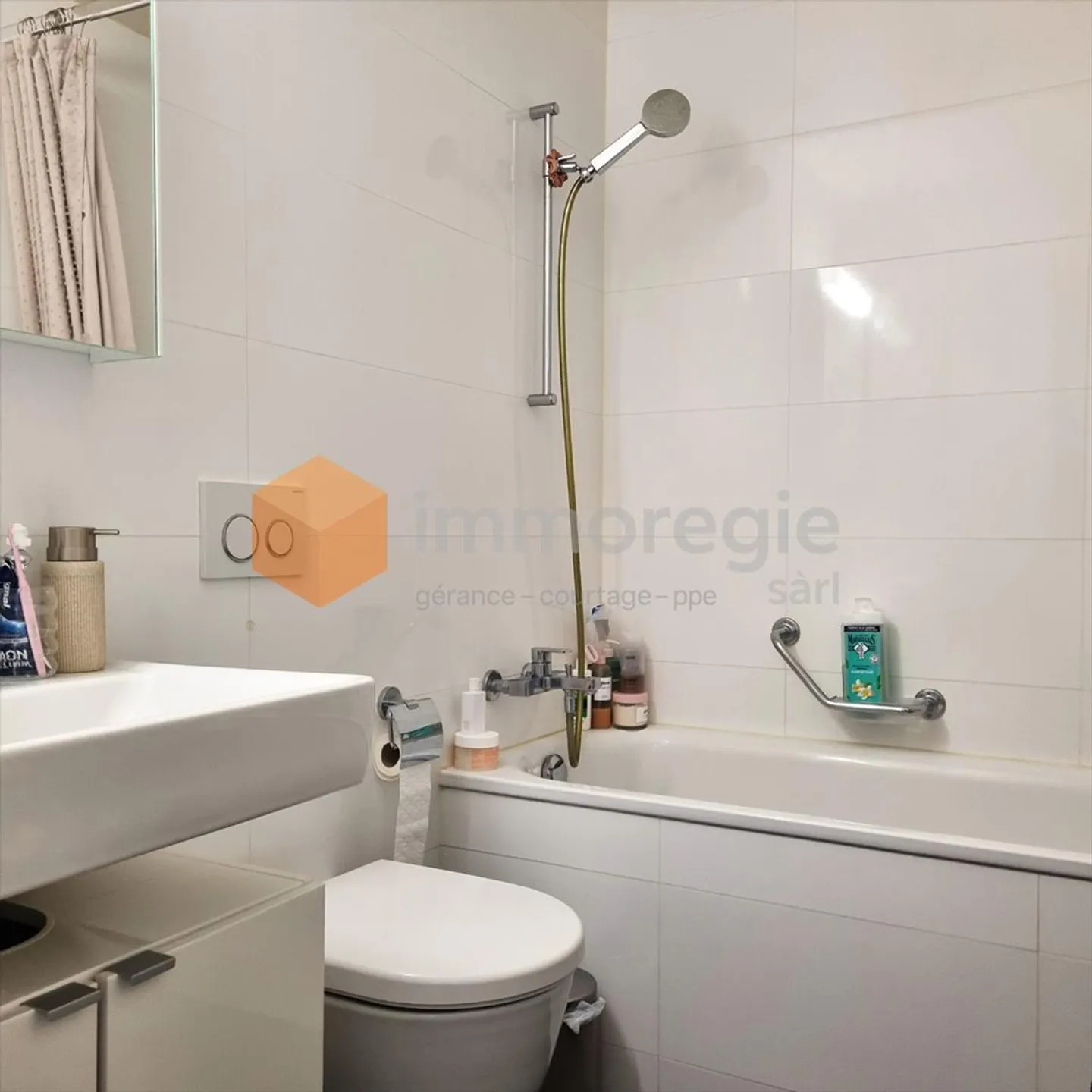 For rent: Beautiful 3.5-room apartment – bright with balcony and unobstructed view - Photo 5 of 8