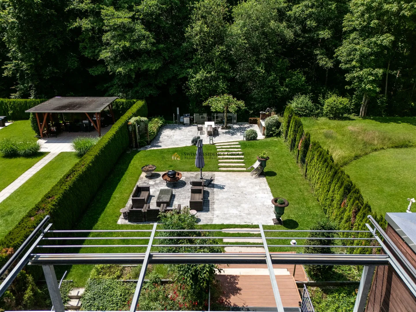 Design incontra la natura – Casa bifamiliare esclusiva con caratteristiche premium - Foto 3 di 20