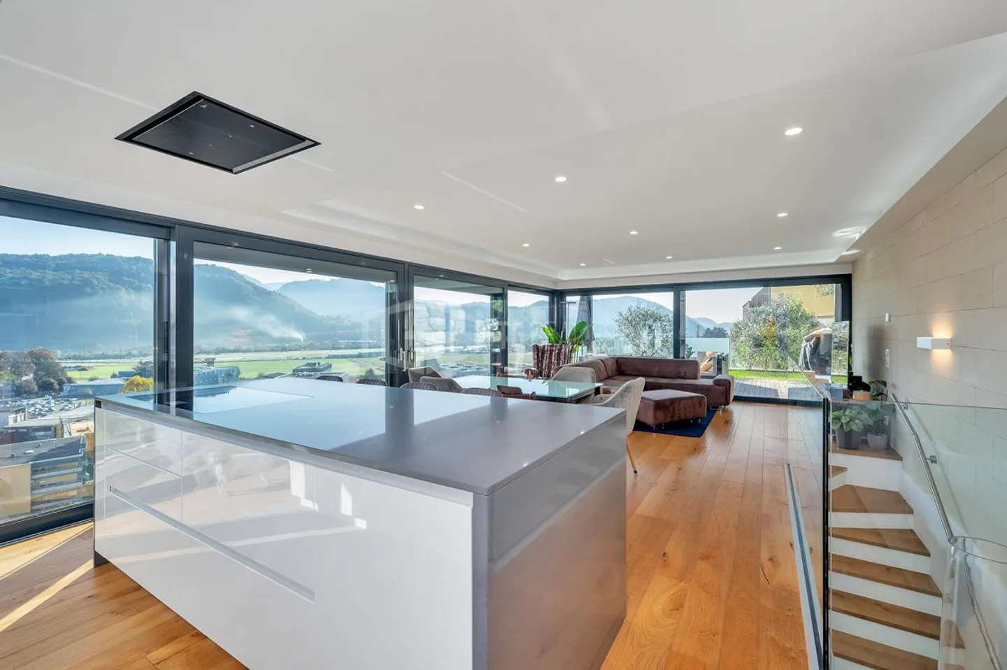 VILLA MODERNE AVEC VUE PANORAMIQUE ET APPARTEMENT INDÉPENDANT - Photo 10 sur 13