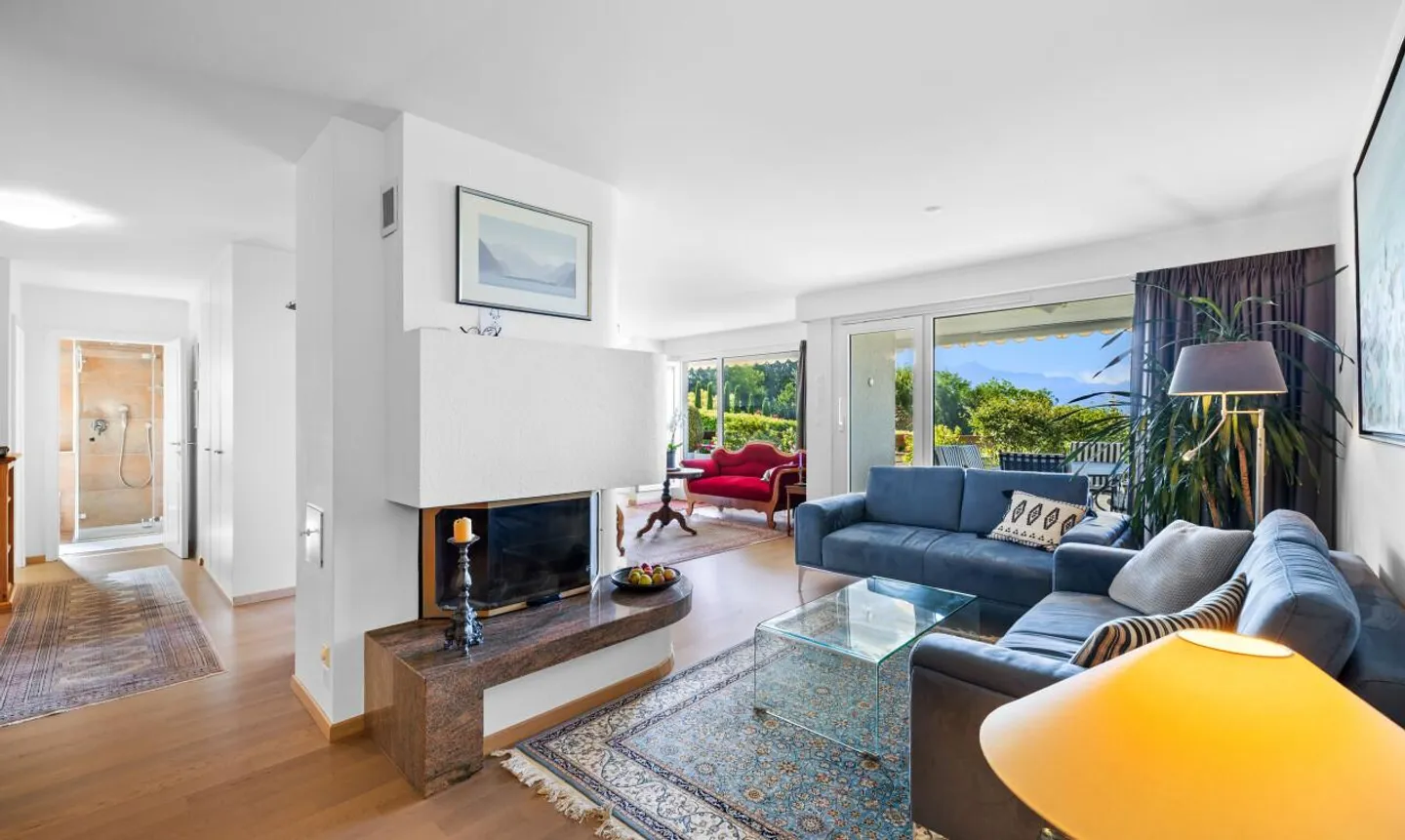 UNOBSTRUCTED VIEW, SPACIOUS LIVING AND PRIVILEGED LIVING ENVIRONMENT - Photo 5 of 11