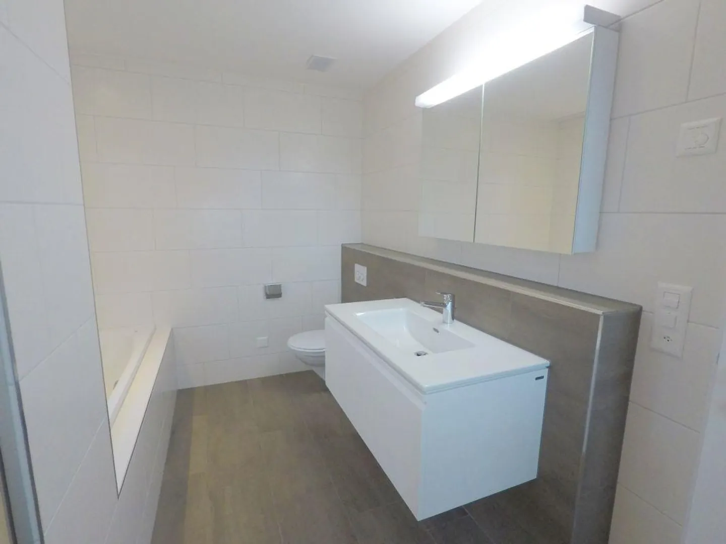Moderne 4.5 Zimmer-Wohnung in ländlicher Lage - Photo 8 of 10