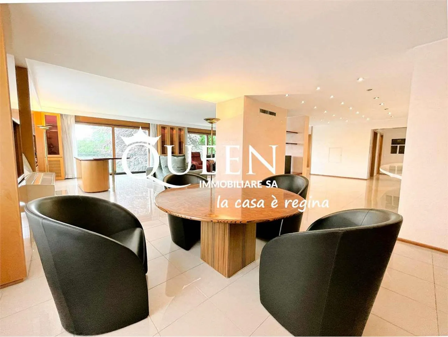 Vacallo : villa, 9,5 pièces, 625 m², grand jardin, ascenseur aux étages - Photo 5 sur 13