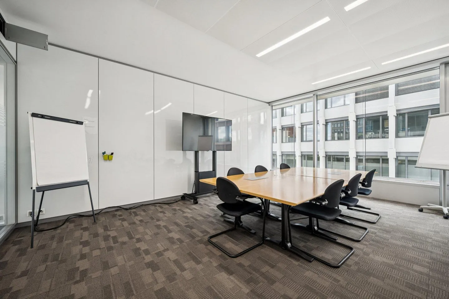 Representative Office Space with Character - Photo 4 of 13
