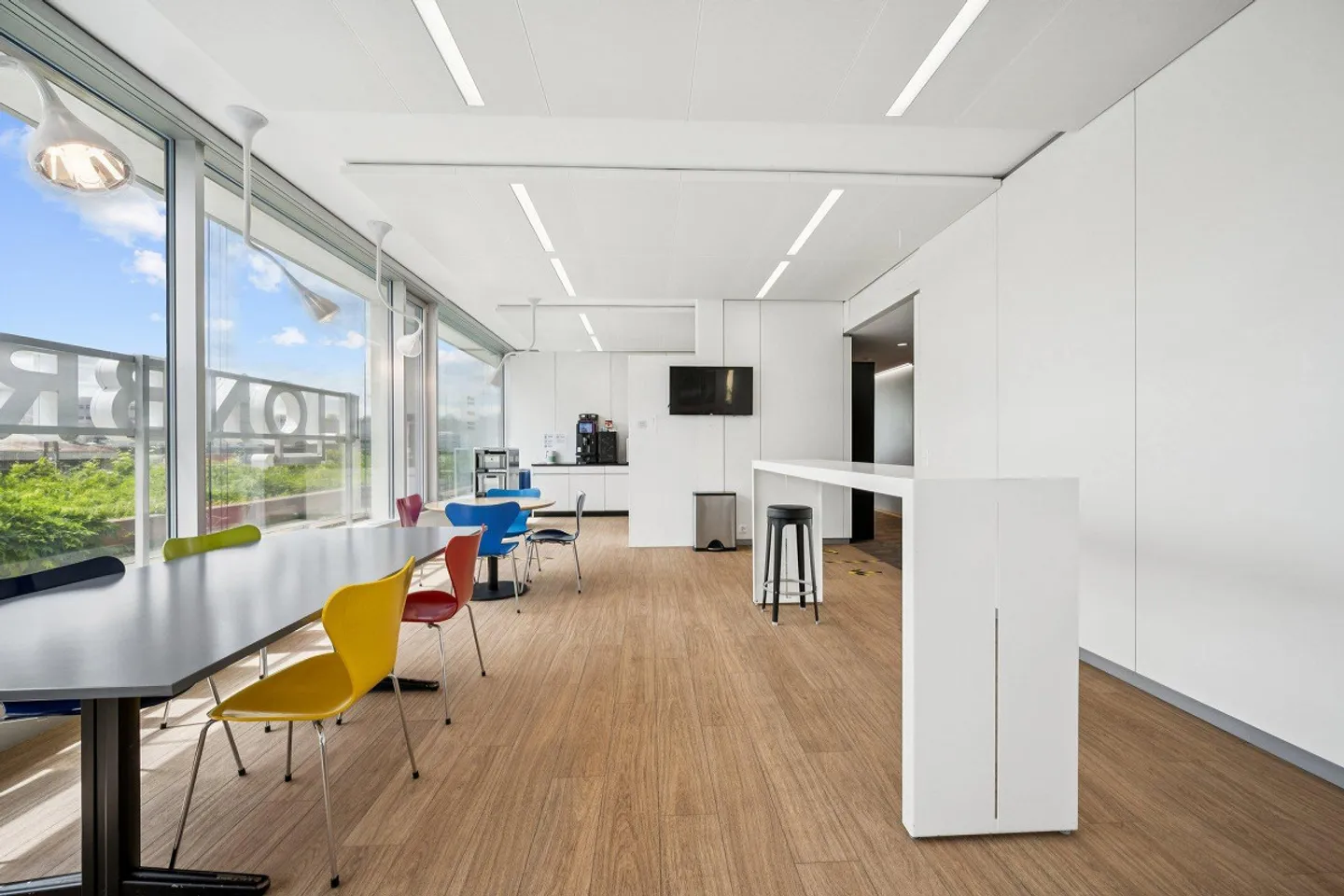 Representative Office Space with Character - Photo 8 of 13
