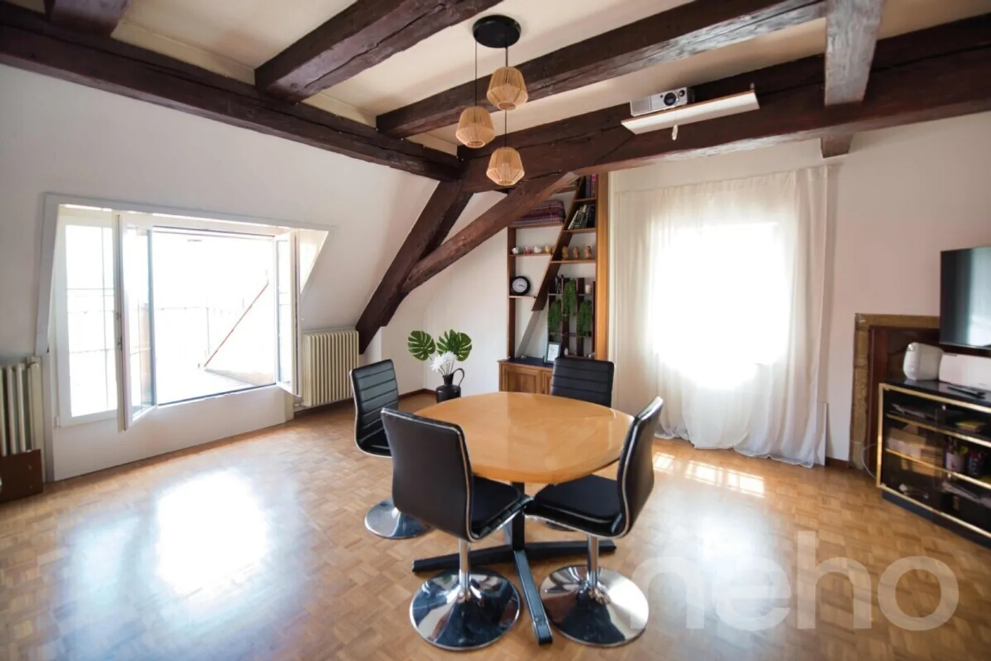 Magnifique appartement de 6,5 pièces dans le centre historique de Neuchâtel ! - Photo 1 sur 13
